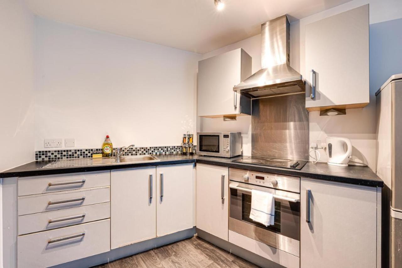 2 Bed Apartment With Balcony Private Parking Near Etihad Stadium, Coop Live マンチェスター エクステリア 写真
