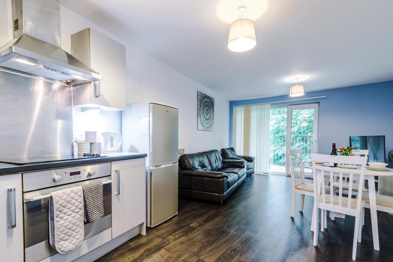 2 Bed Apartment With Balcony Private Parking Near Etihad Stadium, Coop Live マンチェスター エクステリア 写真